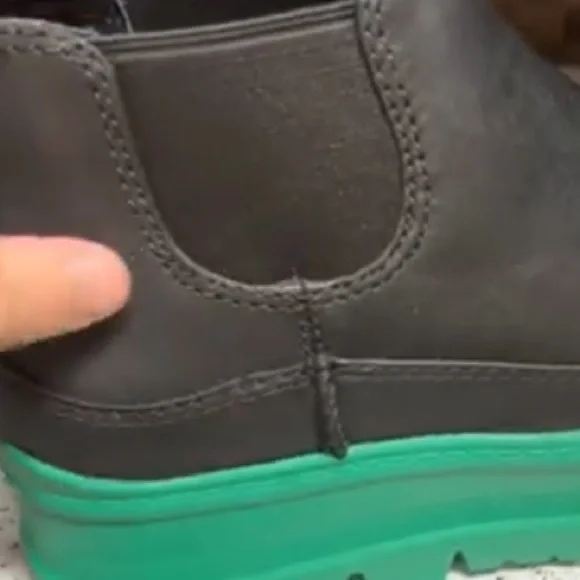 New UGG Waterproof Leather Booties with wool lining 894mn - Picture 5 of 11